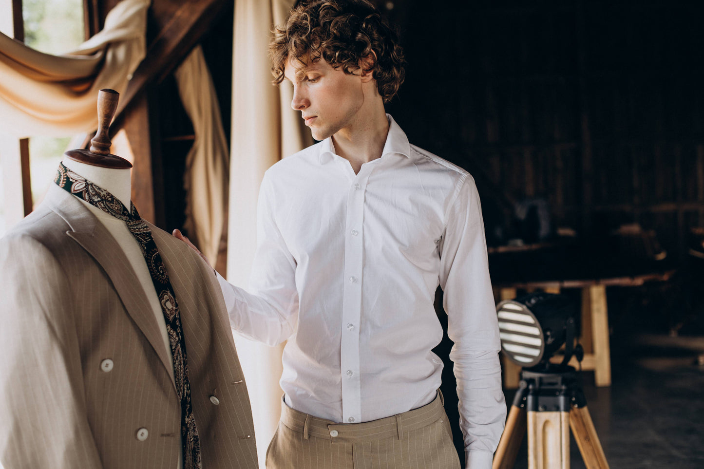 KIVI Classic White Oxford Shirt – Men’s Streetwear Luxury | Drop 01
